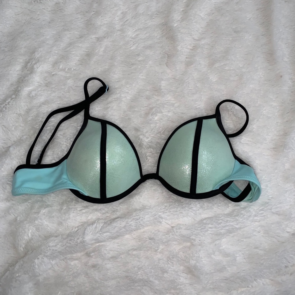 Victoria’s secret bikini top